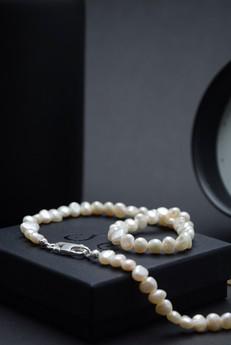 THE SQUIGGLY PEARL NECKLACE via squïd studios