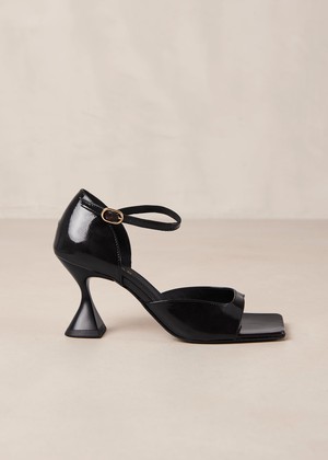 Beijos Onix Black Coffee Leather Sandals from Alohas