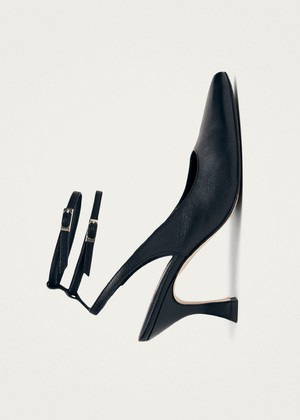 Louise Black Leather Pumps from Alohas