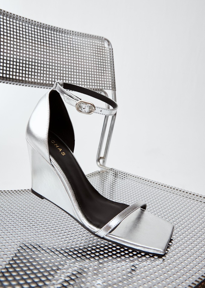 Gata Shimmer Silver Leather Sandals from Alohas
