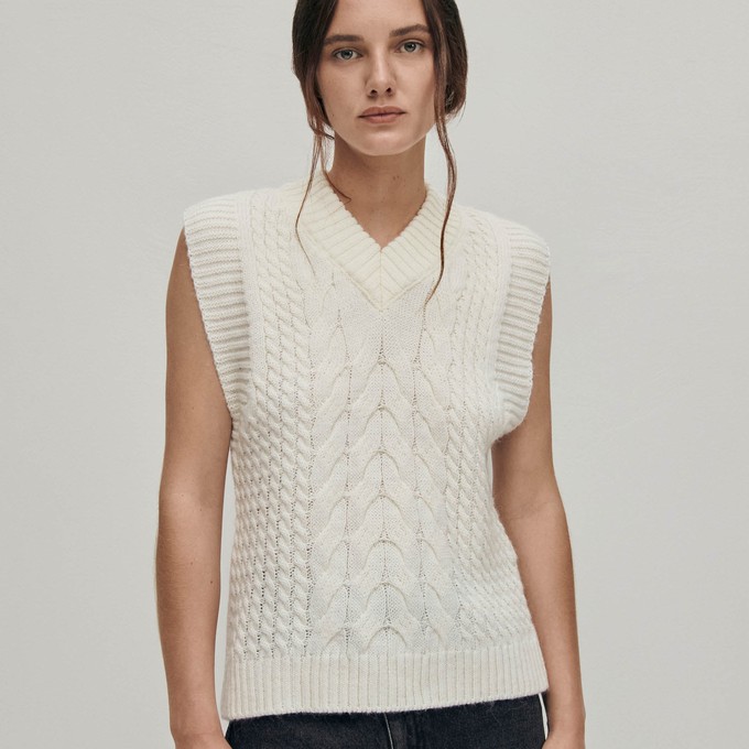 Cosy White Tricot Vest from Alohas