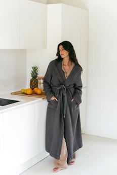 Waffle linen bathrobe SNUGGLE in Charcoal via AmourLinen