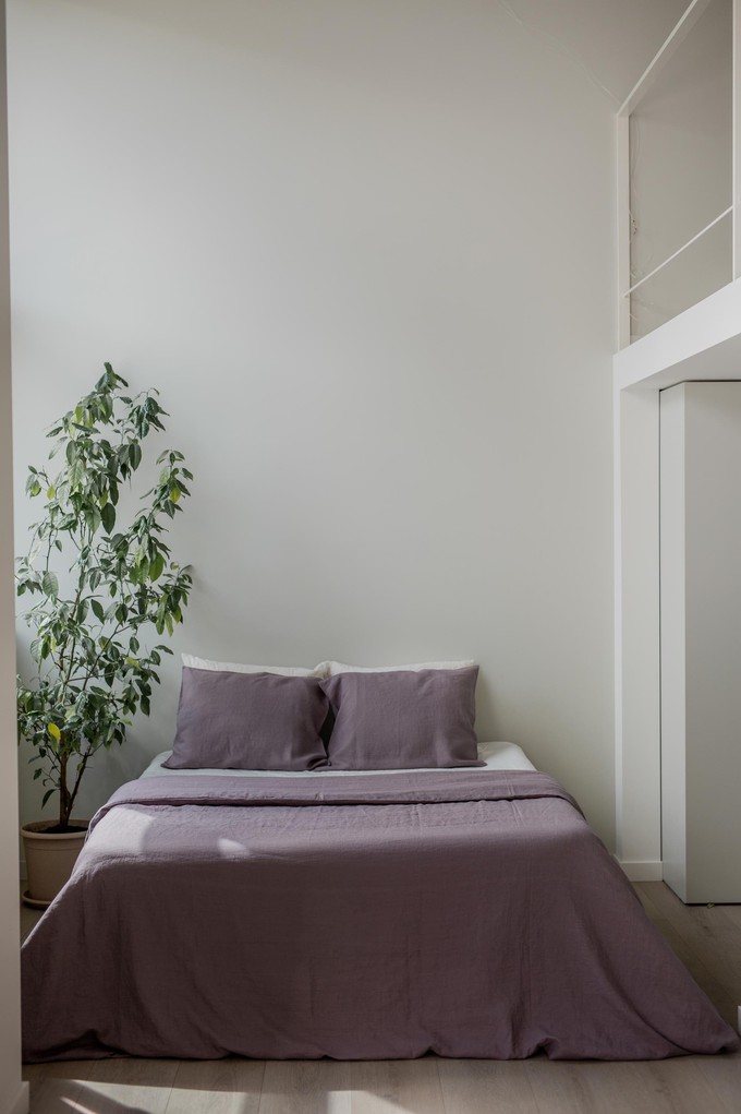 Linen bedding set in Dusty Lavender from AmourLinen