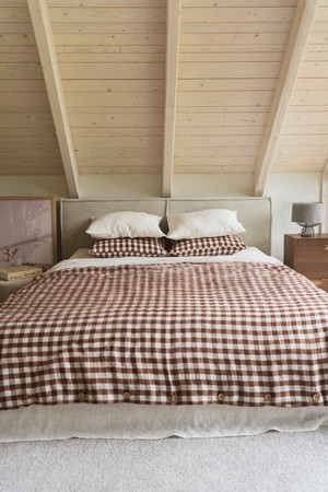 Linen bedding set in Mocha Gingham from AmourLinen