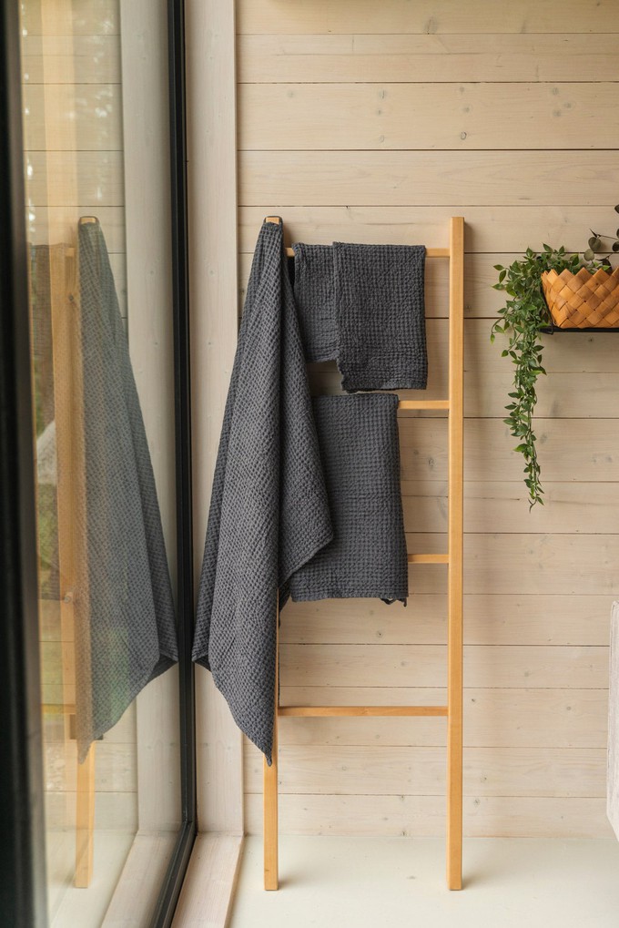 Linen waffle bath towel in Charcoal from AmourLinen