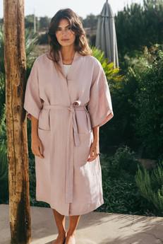 Linen bathrobe MIDNIGHT in Dusty Rose via AmourLinen