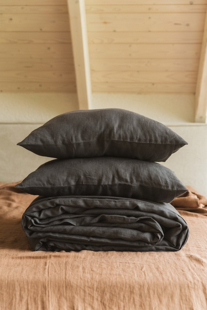 Linen bedding set in Charcoal from AmourLinen