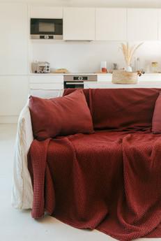 Linen waffle blanket in Terracotta via AmourLinen