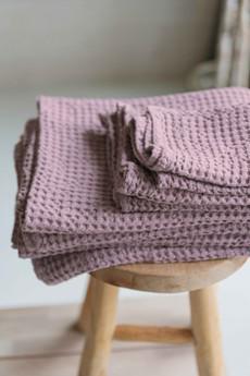 Linen waffle bath towel in Dusty Rose via AmourLinen