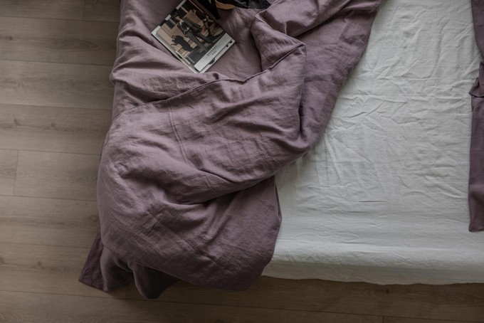 Linen bedding set in Dusty Lavender from AmourLinen