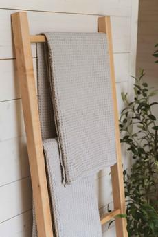 Linen waffle bath towel in Cream via AmourLinen