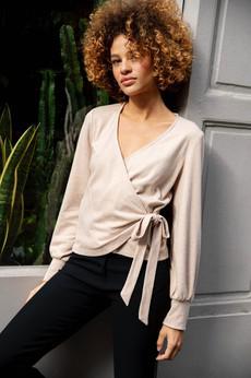 Wrap top Gardenia beige via avani apparel