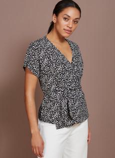 Neesha Wrap Top via Baukjen