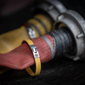 Firehose Cuffs | Armbanden van brandslang from BENDL