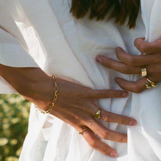 THE ONA RING - solid gold from Bound Studios