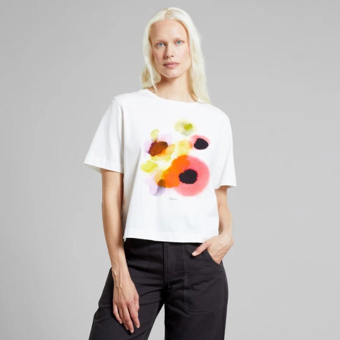 T-shirt vadstena - abstract flowers white from Brand Mission