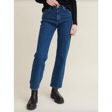 Ellen jeans - mid blue via Brand Mission