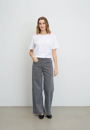 Carol Loose pants - blue stripe from Brand Mission