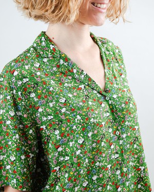 Peanuts Flower Garden Aloha Blouse Green from Brava Fabrics