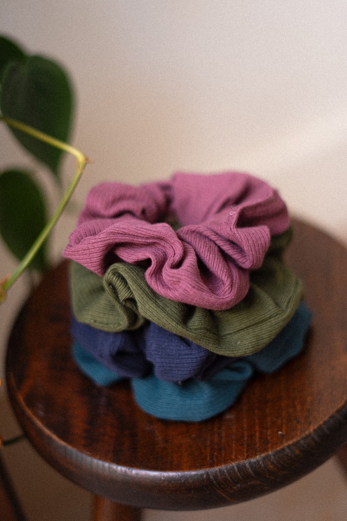 Scrunchie aubergine from Common & Sense