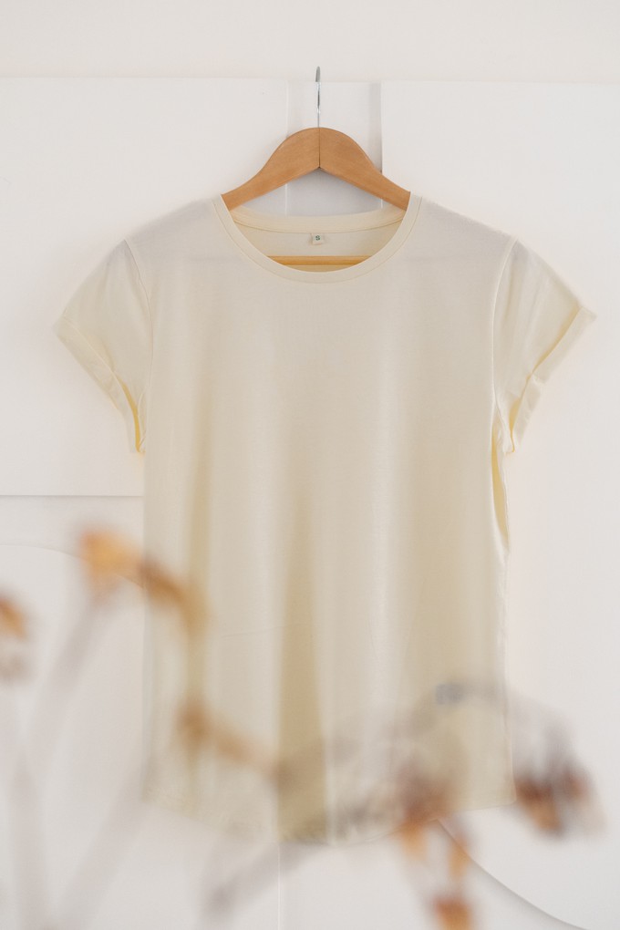 Ecru T-shirt | Rolled sleeve from Common & Sense