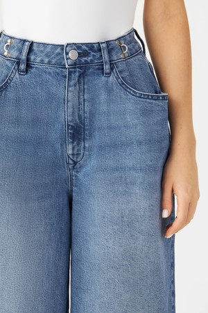 NOVI Baggy Minimal Stretch - Bermuda from DAWN Denim