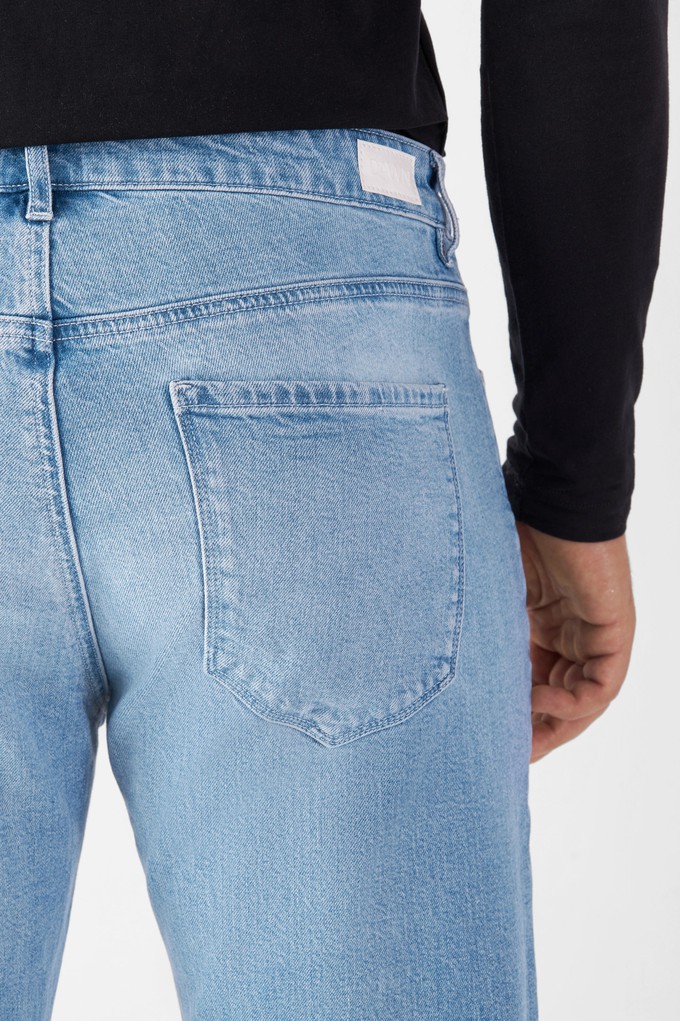 RISE Relaxed Tapered Minimal Stretch - Basic - Bright Blue from DAWN Denim