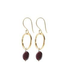 A BEAUTIFUL STORY •• Graceful Garnet Goud Oorbellen via De Groene Knoop