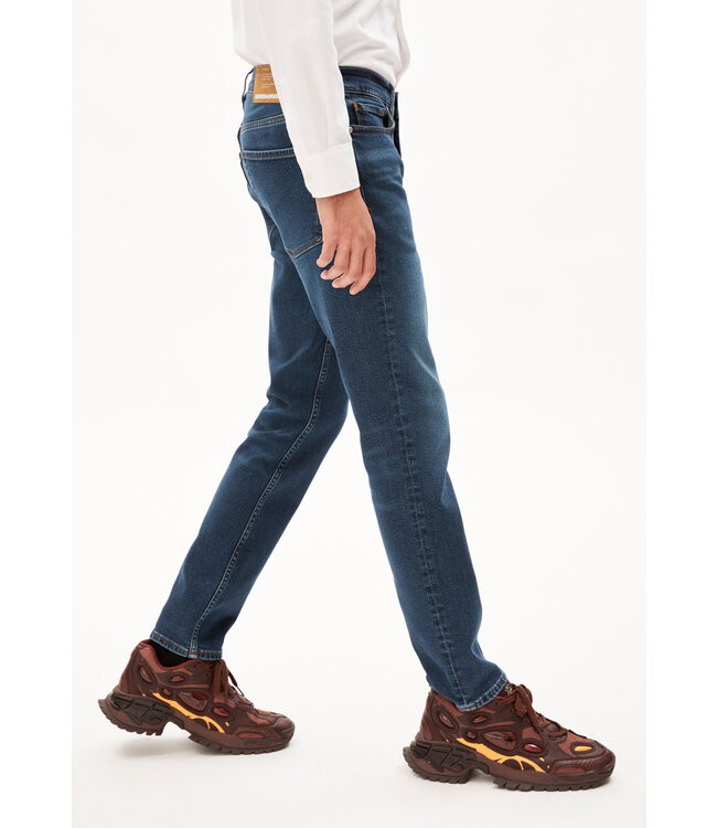 ARMEDANGELS •• Broek IAAN SLIM FIT DENIM IN BIOKATOENMIX from De Groene Knoop