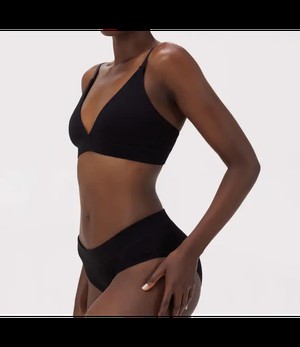 Organic Basics •• Organic Cotton Triangle Bra | black from De Groene Knoop