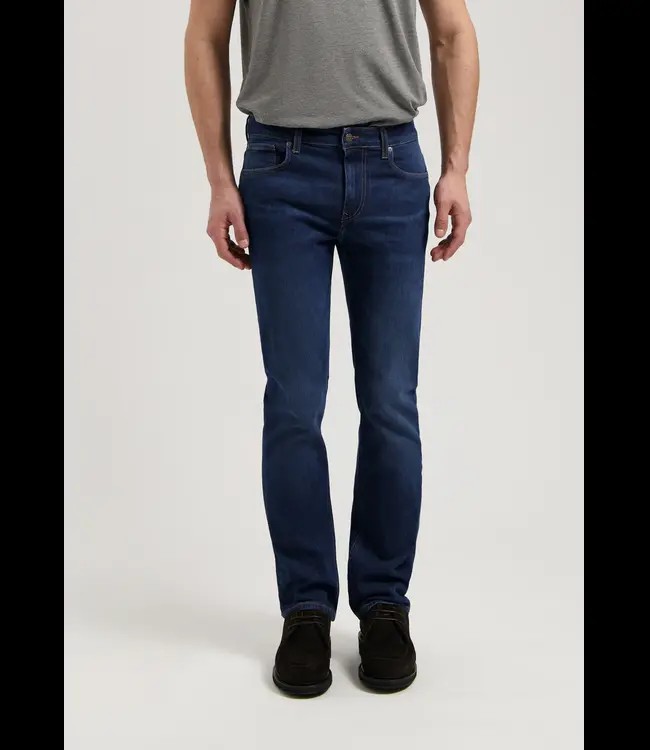 MUD Jeans •• Bryce Mid Straight - Medium Dark from De Groene Knoop