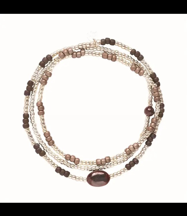 A BEAUTIFUL STORY Energetic Garnet Bracelet SC from De Groene Knoop