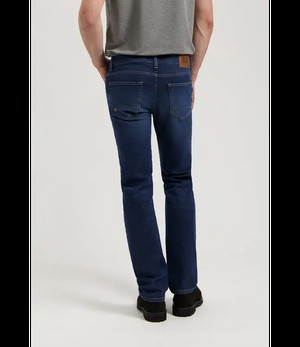 MUD Jeans •• Bryce Mid Straight - Medium Dark from De Groene Knoop