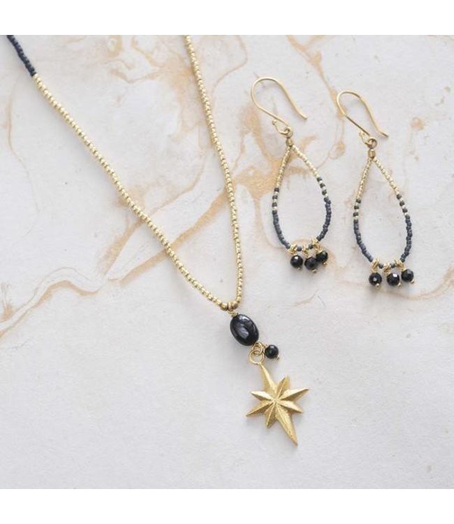 A BEAUTIFUL STORY •• Becoming Black Onyx Goud Oorbellen from De Groene Knoop