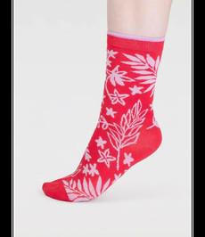 THOUGHT  •• Dames sokken Tamara Floral | Strawberry Red via De Groene Knoop