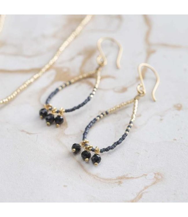 A BEAUTIFUL STORY •• Becoming Black Onyx Goud Oorbellen from De Groene Knoop