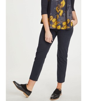 THOUGHT  Sheng trousers Midnight Navy from De Groene Knoop