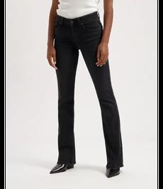 KUYICHI •• AMY BOOTCUT | Worn in Black via De Groene Knoop