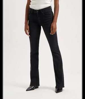 KUYICHI •• AMY BOOTCUT | Worn in Black from De Groene Knoop