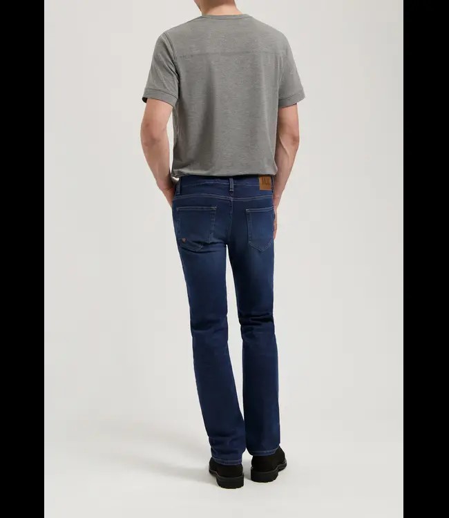 MUD Jeans •• Bryce Mid Straight - Medium Dark from De Groene Knoop