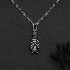 Zilveren halsketting vleermuis via Fairy Positron