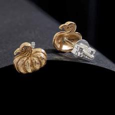 Zilveren oorbellen met bronzen pompoen via Fairy Positron