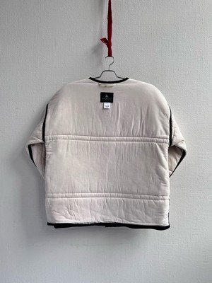 Our "MAGENTA  - OFF WHITE" Reversible Blanket Made Jacket - M from Fitolojio Workshop