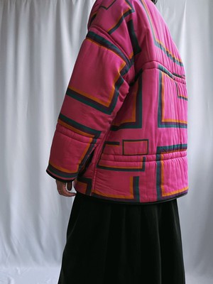 Our "MAGENTA  - OFF WHITE" Reversible Blanket Made Jacket - M from Fitolojio Workshop