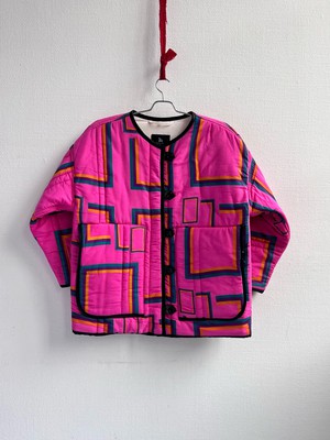 Our "MAGENTA  - OFF WHITE" Reversible Blanket Made Jacket - M from Fitolojio Workshop