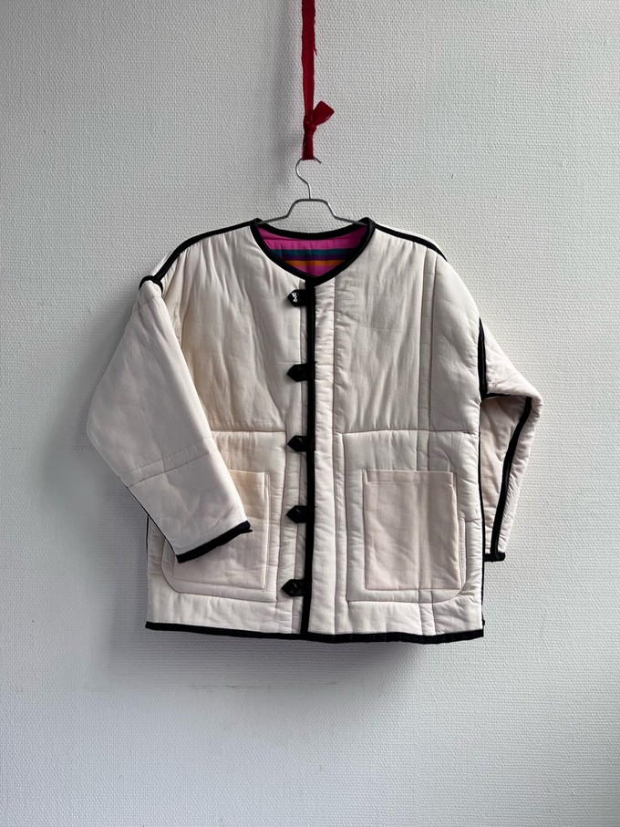 Our "MAGENTA  - OFF WHITE" Reversible Blanket Made Jacket - M from Fitolojio Workshop