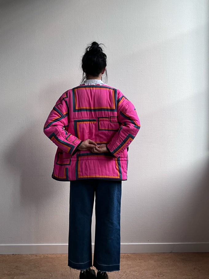 Our "MAGENTA  - OFF WHITE" Reversible Blanket Made Jacket - M from Fitolojio Workshop