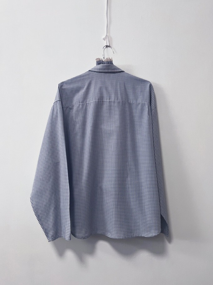 The "bOaN series" Blue dark Gingham Shirt - Antique Lace collar-cuffs from Fitolojio Workshop