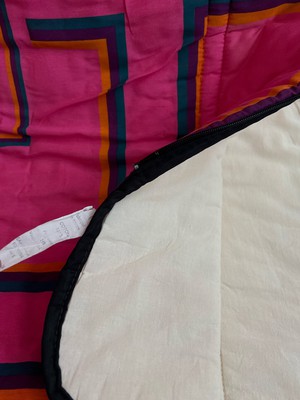 Our "MAGENTA  - OFF WHITE" Reversible Blanket Made Jacket - M from Fitolojio Workshop