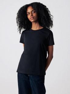 T-shirt dames via Honest Basics